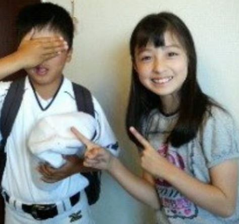橋本環奈の家族構成！父親と母親はどんな人？双子の兄の写真 | コロッセオニュース